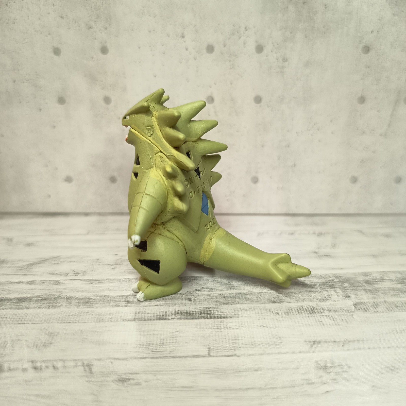 TOMY Pokemon TYRANITAR 1.75″ Mini Figure CGTSJ Nintendo Collectible Vintage Toy