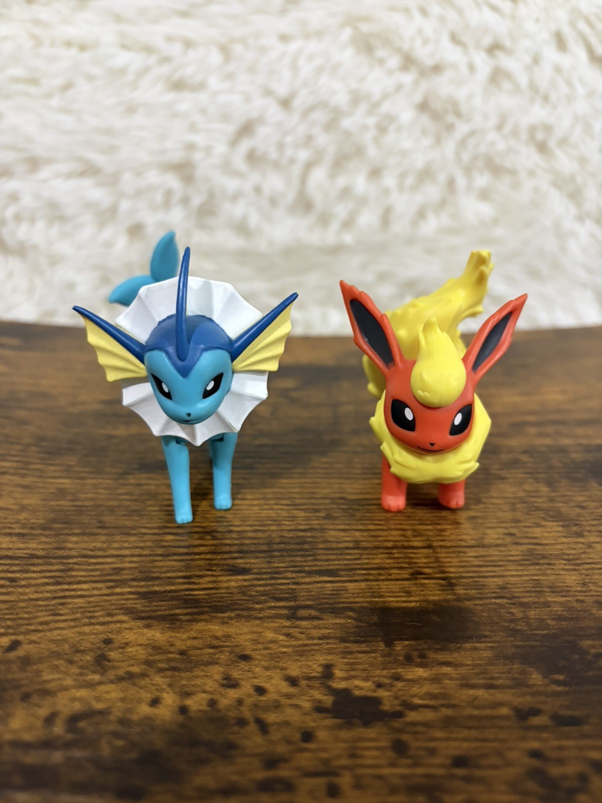 Flareon + Vaporeon 2017 Pokemon Lot TOMY Eevee Evolution Action Figures