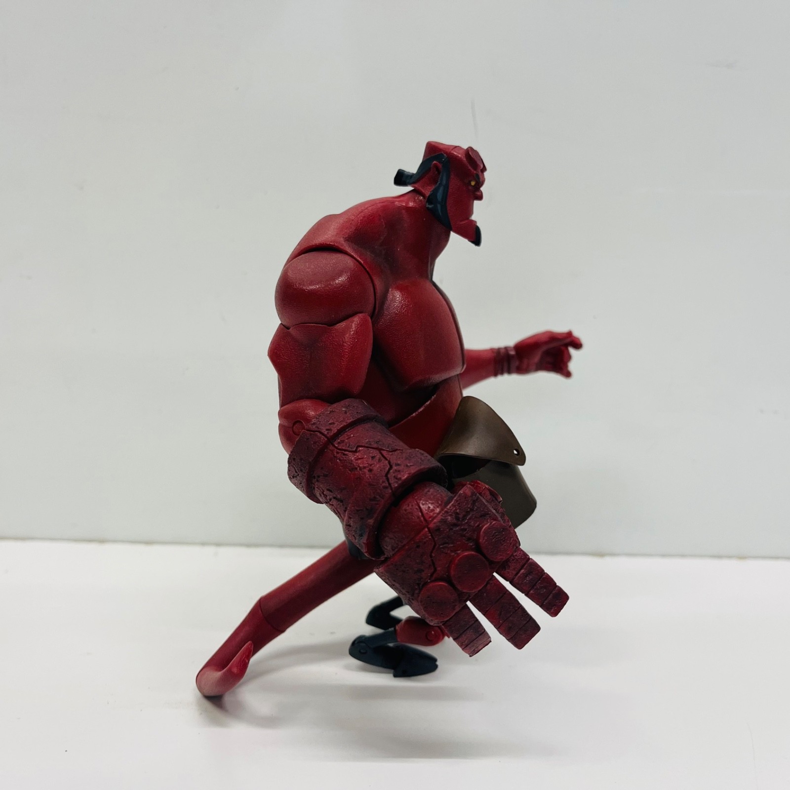 Hellboy (No Horns) Animated Deluxe Action Figure Gentle Giant 2007 loose 6 in.
