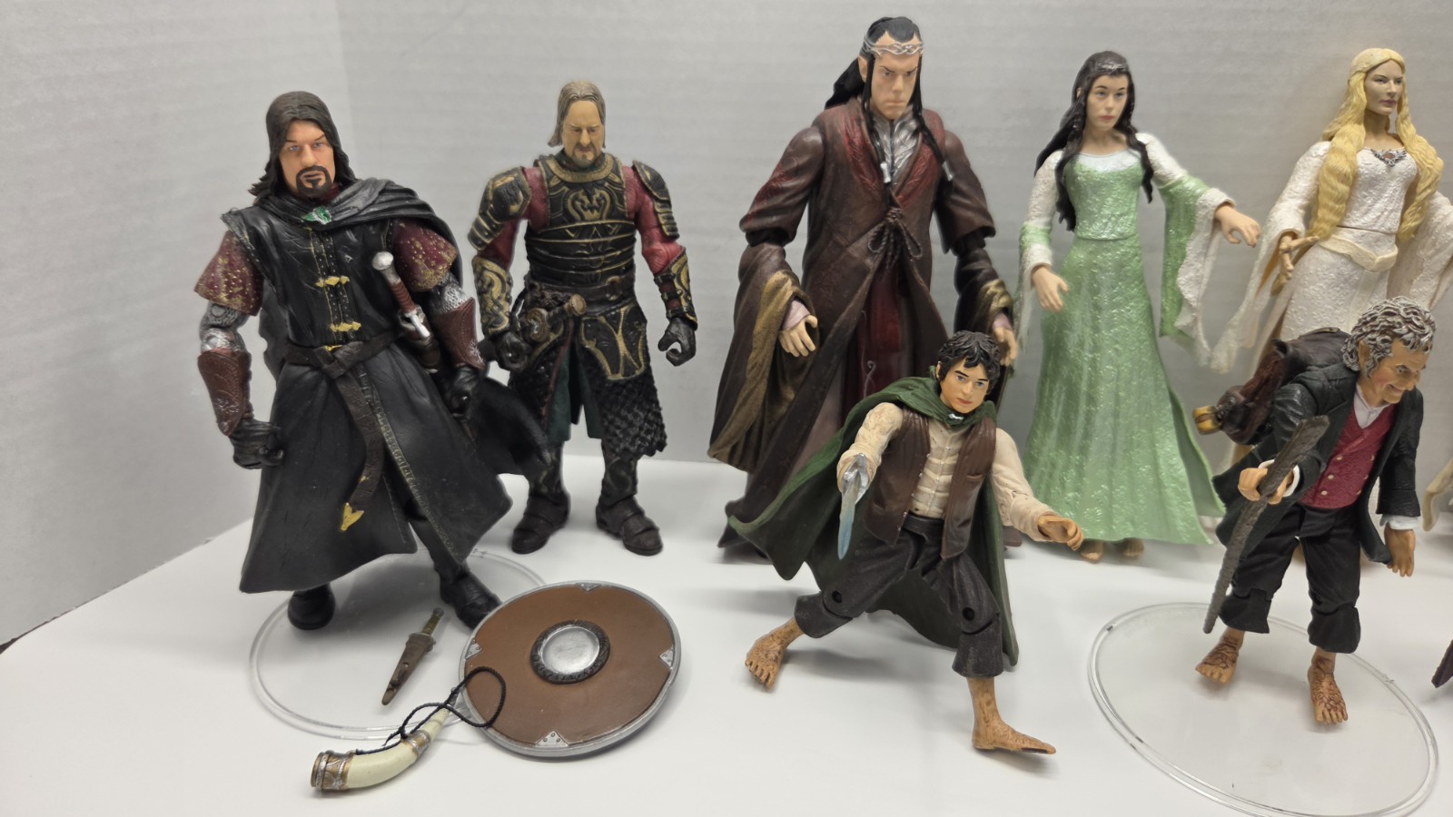 Lord Of The Rings Toybiz Lot Of 10 Figures Legolas Gimli Frodo Boromir Arwen Lot