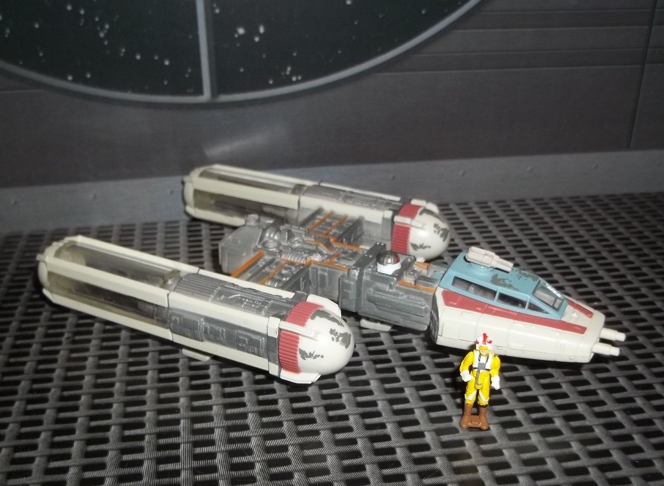 STAR WARS ACTION FLEET GOLD LEADER RED Y-WING FIGHTER SQUADRON COLORS VARIANT