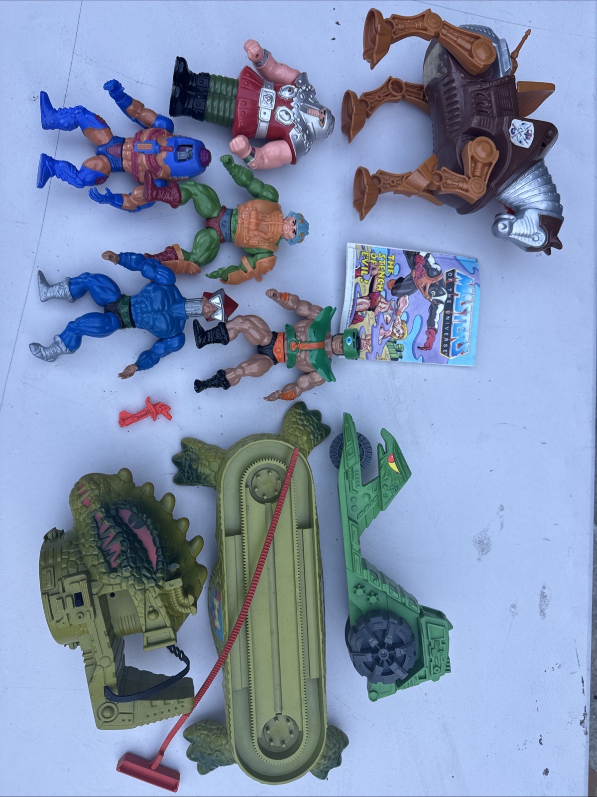 VINTAGE HE MAN Masters Of The Universe 1980’s LOT OF 12 Figures Vehicles Mattel