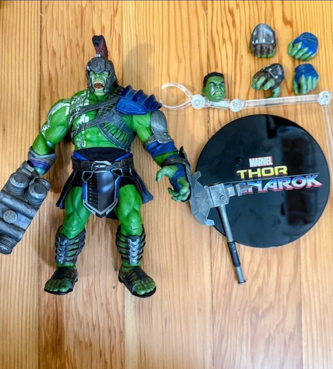 Mezco One:12 Collective 1/12 Scale Gladiator Hulk From Thor Ragnarok