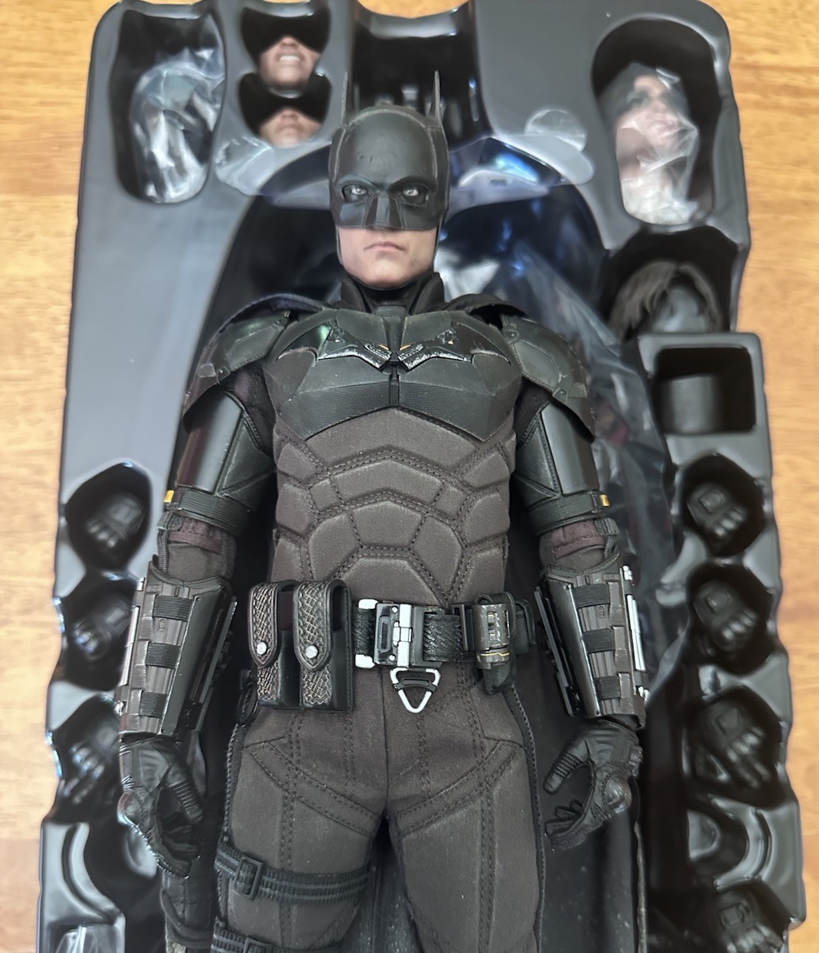 Hot Toys the Batman 2022 Standard Edition MMS641 (READ DESCRIPTION)
