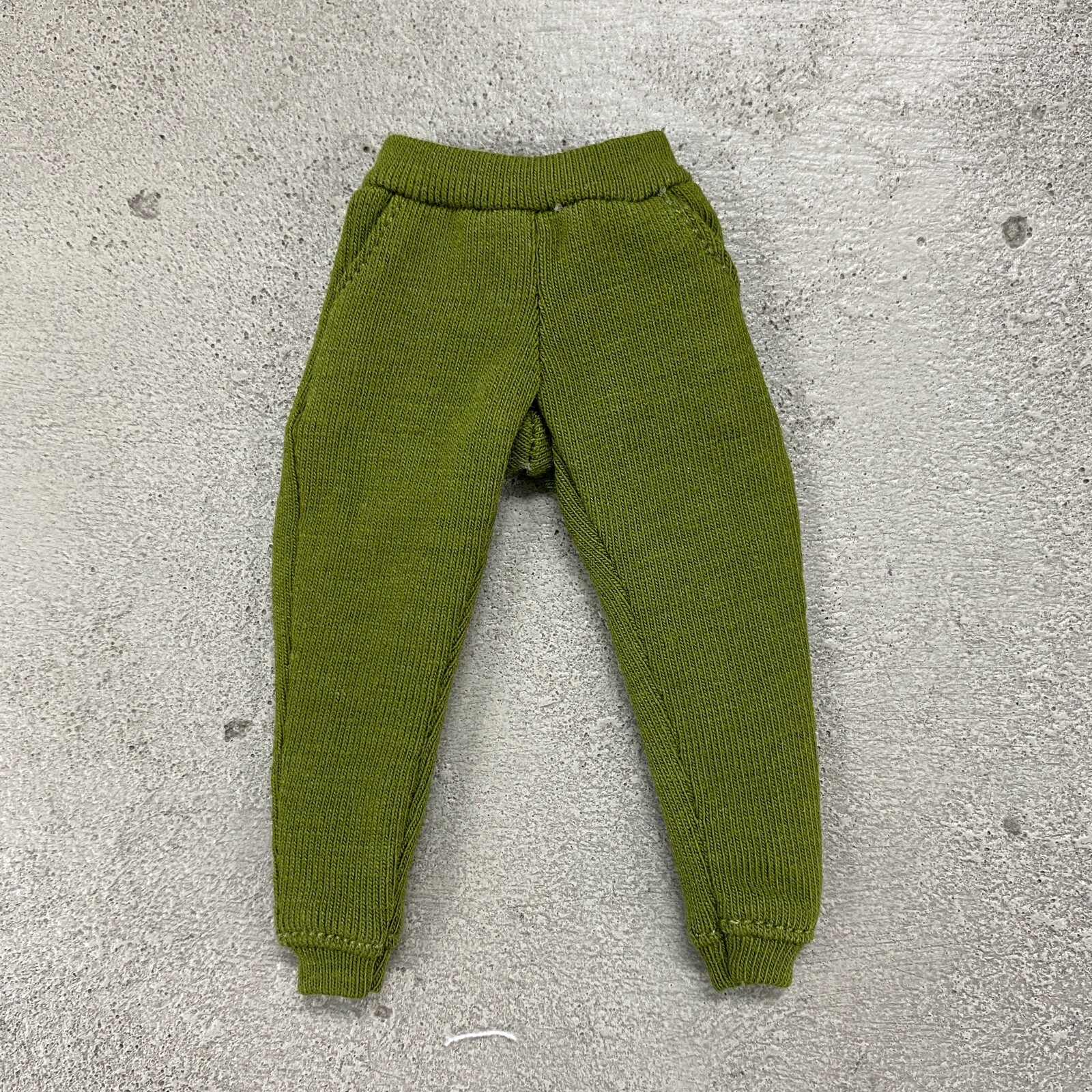 MO-SPT-GN: 1/12 Green Jogging Pants for 6″ slim action figure body