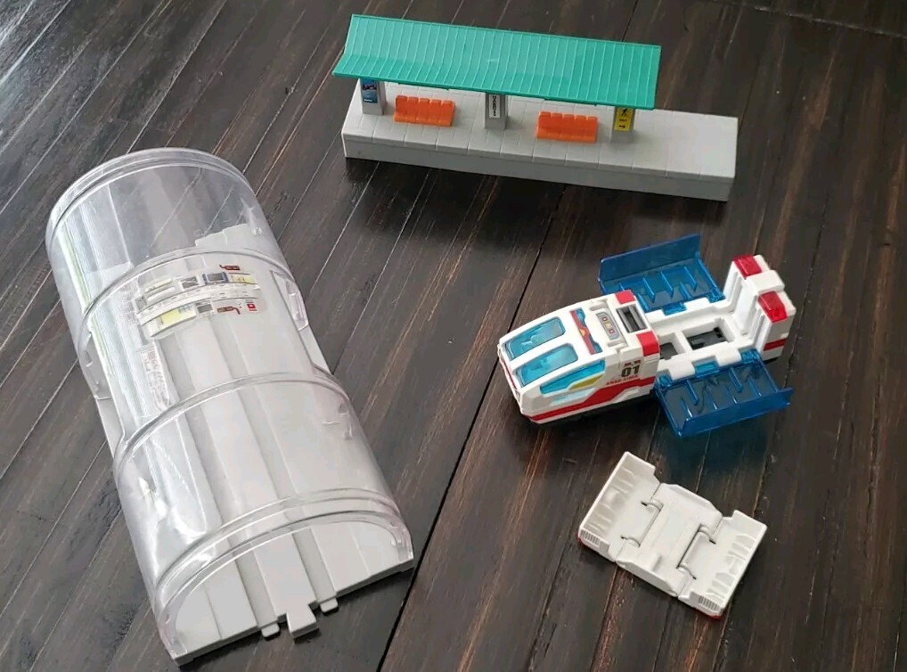 FOR SPECIFIC BUYER: TOMY TOMICA HYPERCITY LOT Clear Tunnel Ambu-Liner Station
