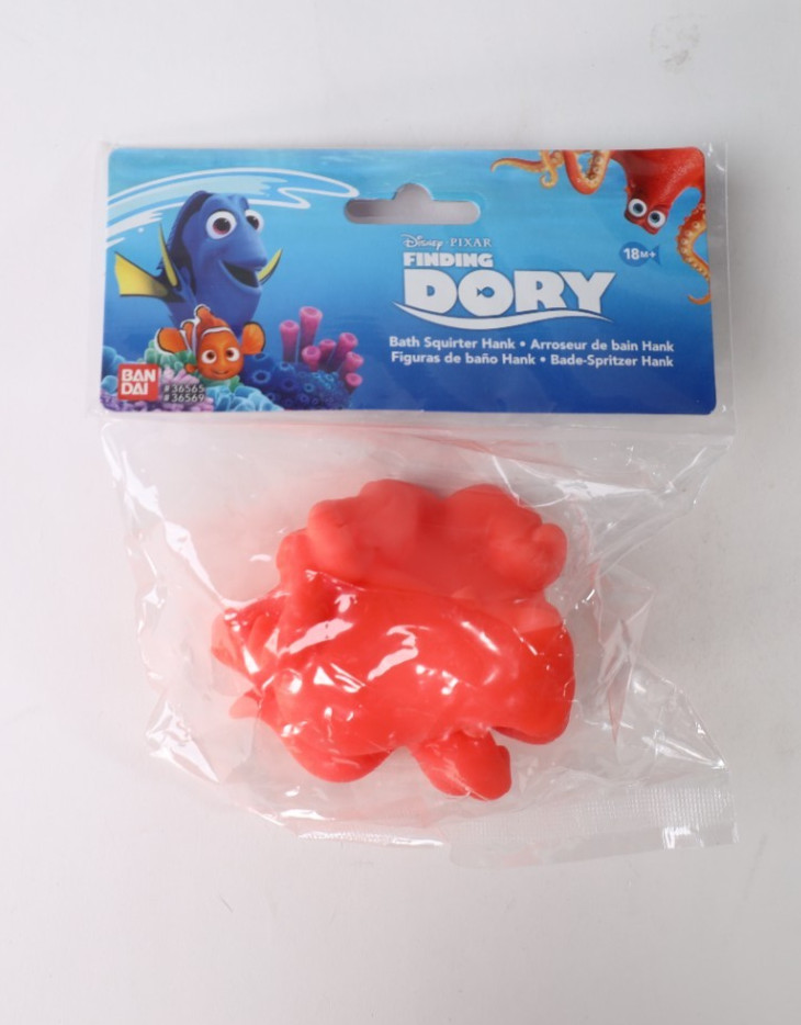 Bandai America Disney Finding Dory – Bath Squirter Hank