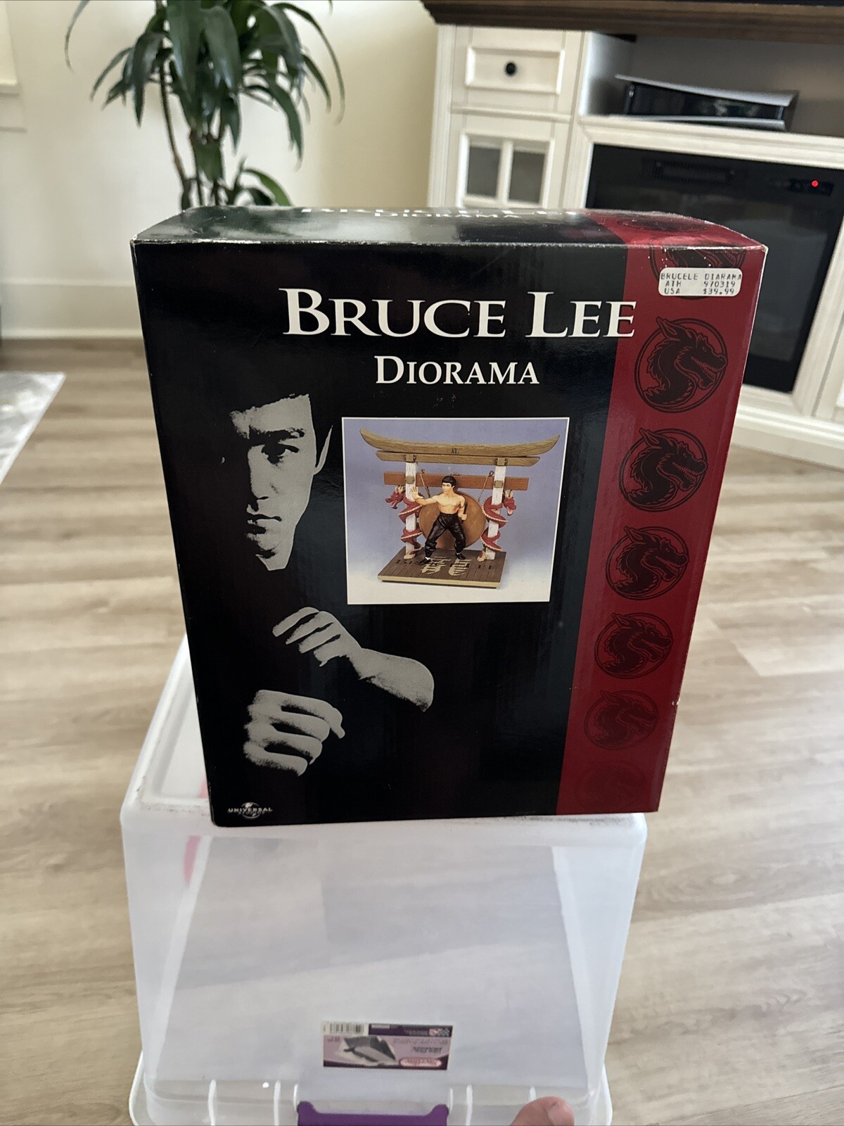 BRUCE LEE Premiere Edition Universal Studios Diorama BRAND NEW Only 4800 Made