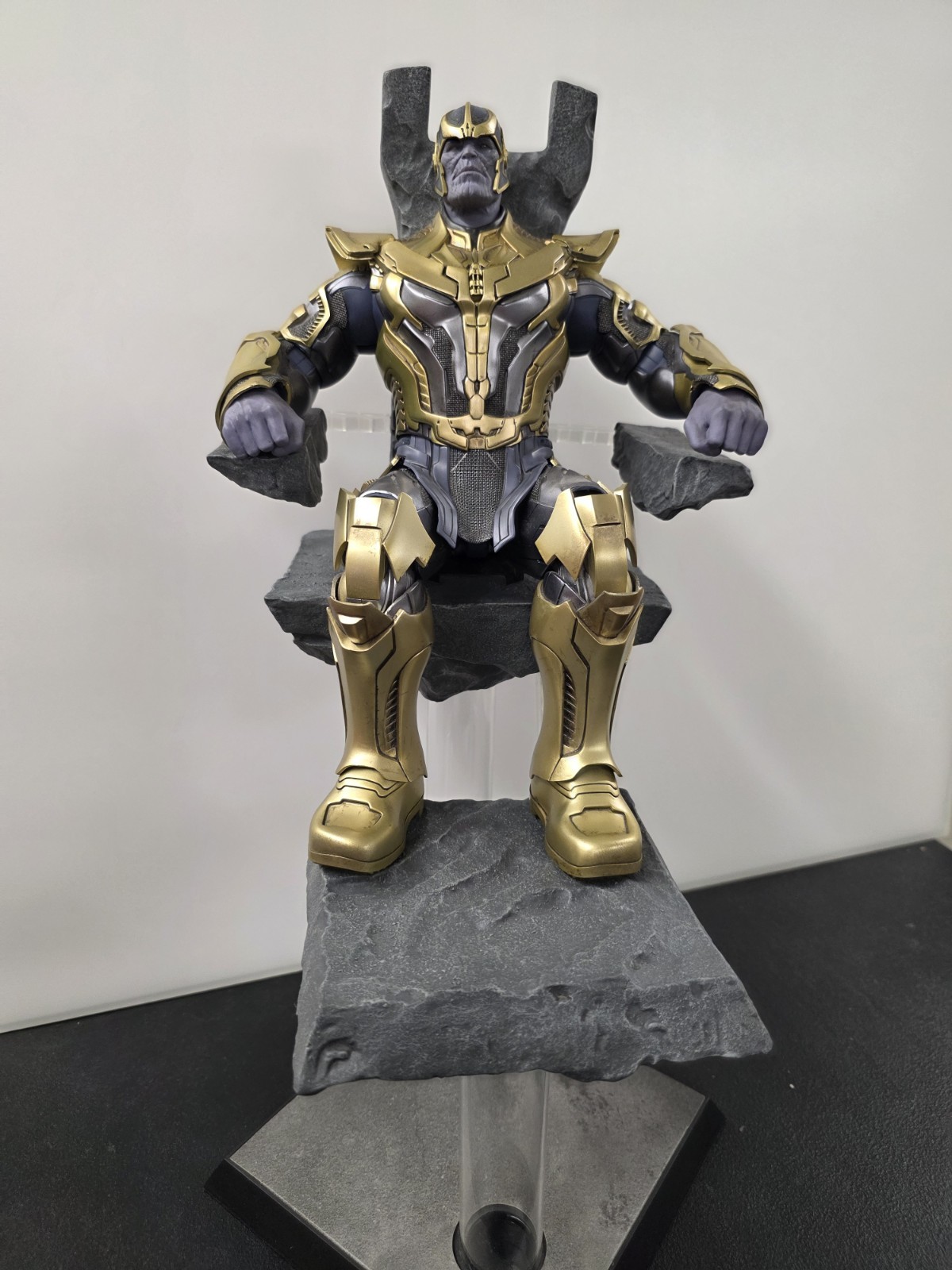 Thanos Hot Toys Avengers 1/6 Scale Figure MMS280