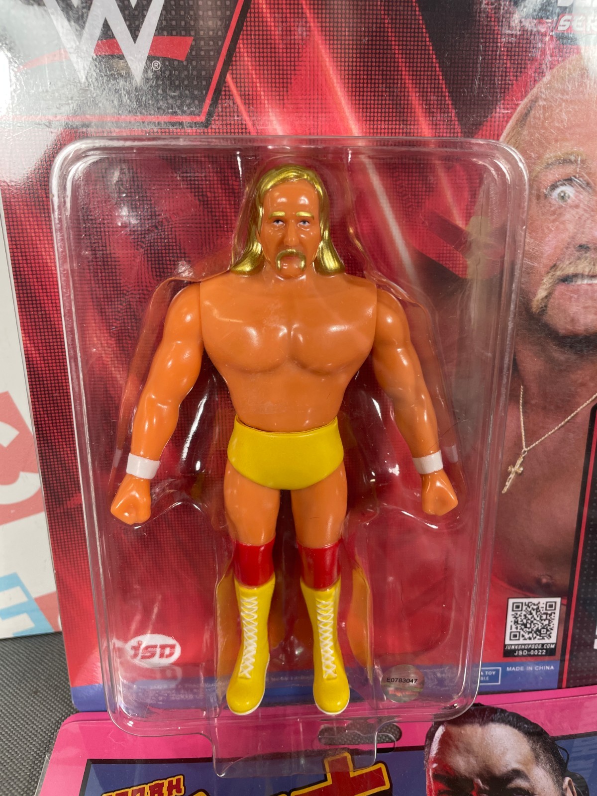 Junk Shop Dog Sofubi WWE Pro Wrestling Hulk Hogan Jonah Figure Junkshop Bronson