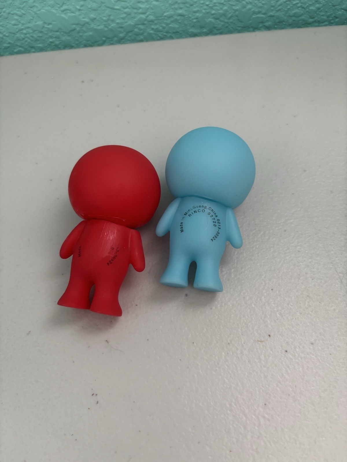 Red And Blue Emoticon Emoji Squeeze Figure Relief Toy READ DESCRIPTION