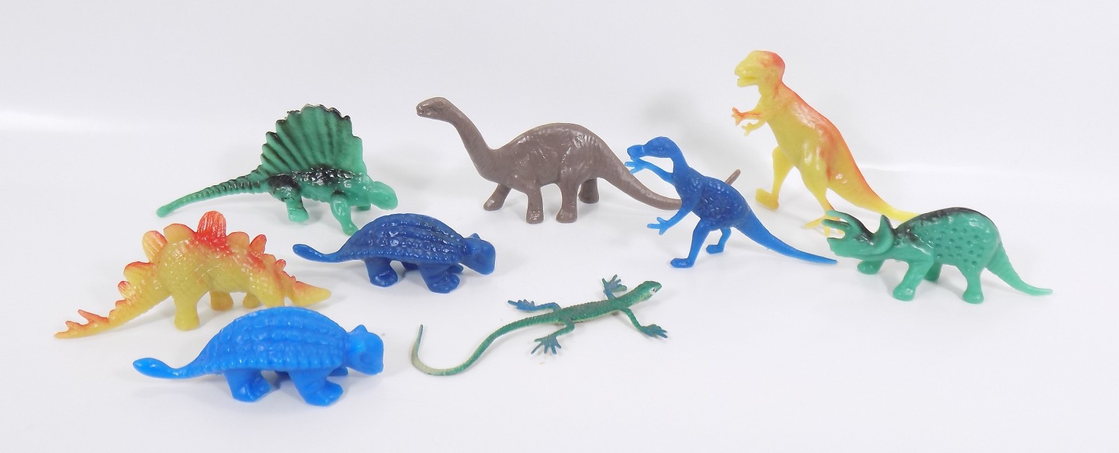 8 Toy Dinosaurs Plastic Toy Dino Figures PRETEND PLAY ANIMALS COLLECTIBLE GIFT