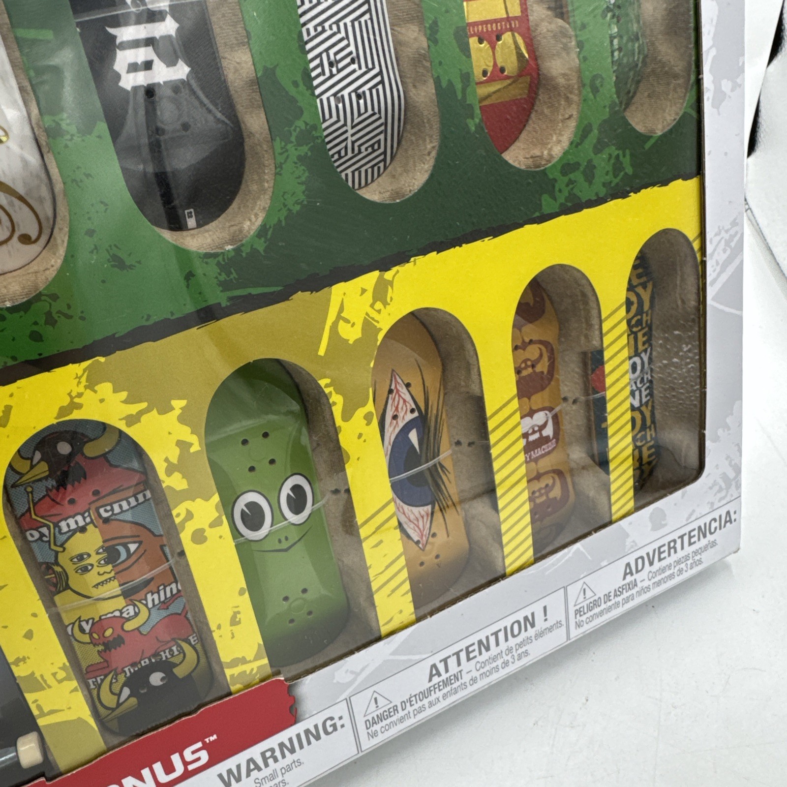 Tech Deck Ultra Pro SK8Shop Bonus Set Skateboards Plan B Toy Machine