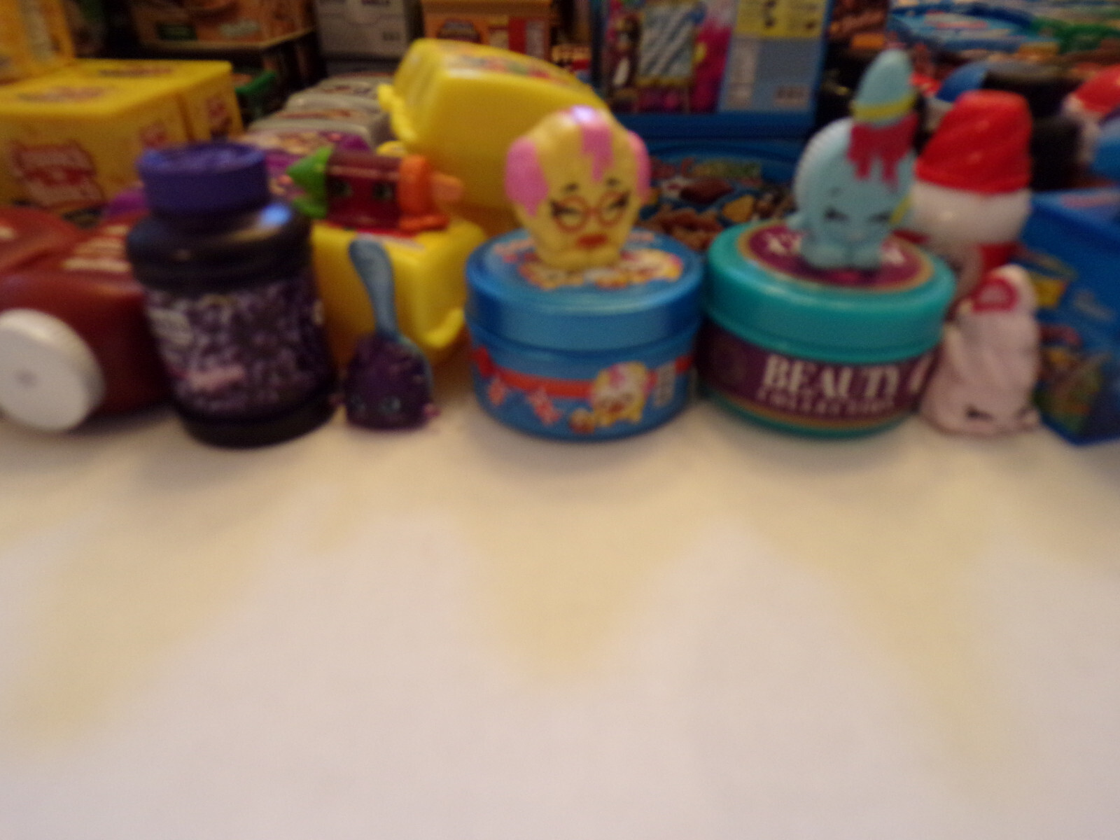 Shopkins Real Littles Branded Food~1″ Miniature~10 Random Pieces~Box Happy Face
