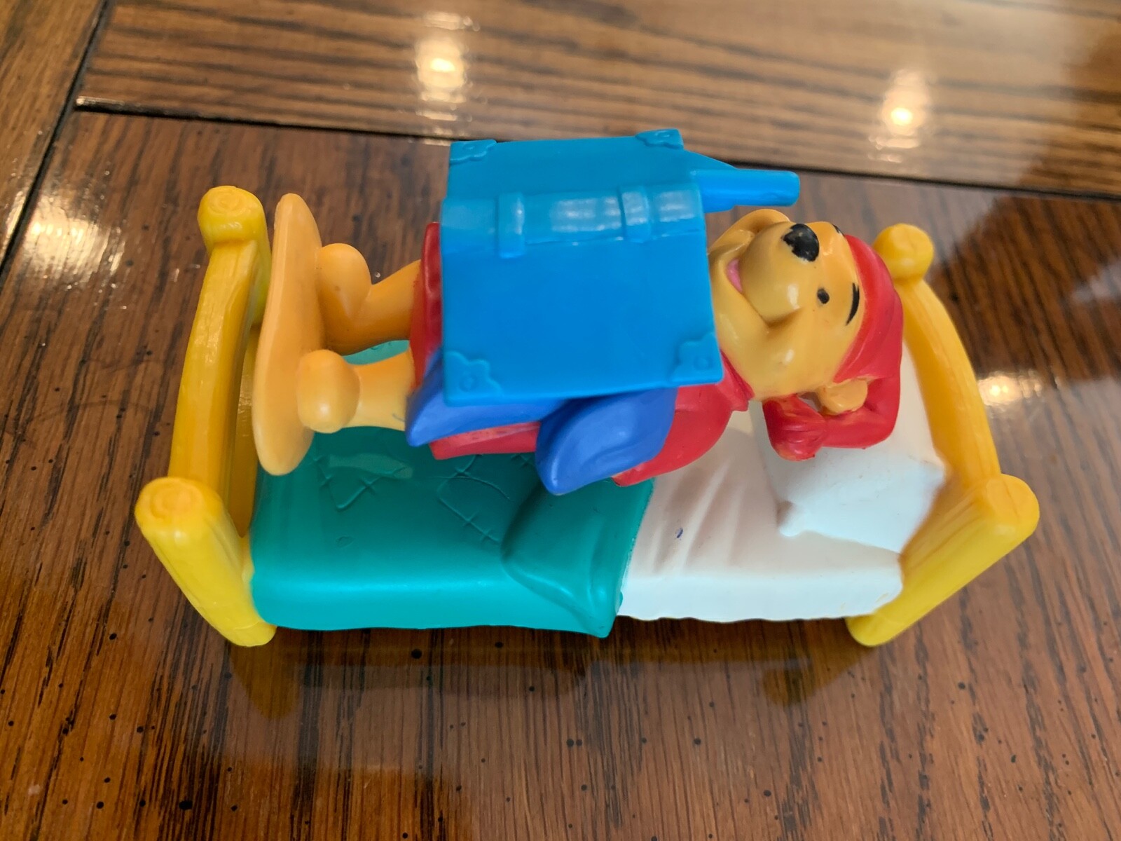 Vintage Disney Winnie the Pooh 3″ PVC Figure Set Bed time Sleepy Night Bed Book
