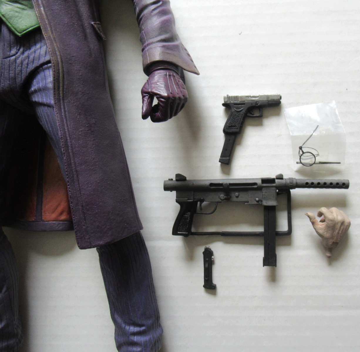 HEATH LEDGER NECA BATMAN THE DARK KNIGHT JOKER 18″ INCH 1/4 SCALE FIGURE & PARTS