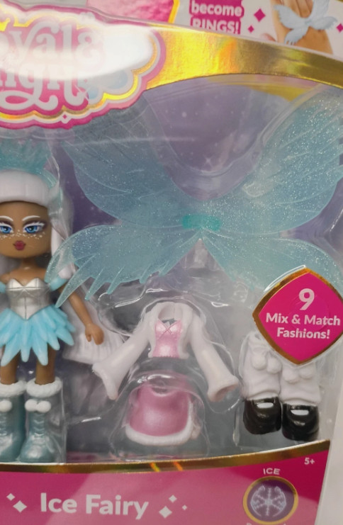 Royale High Roblox Dolls Series 1 with Digital Code unused hard to find NEW