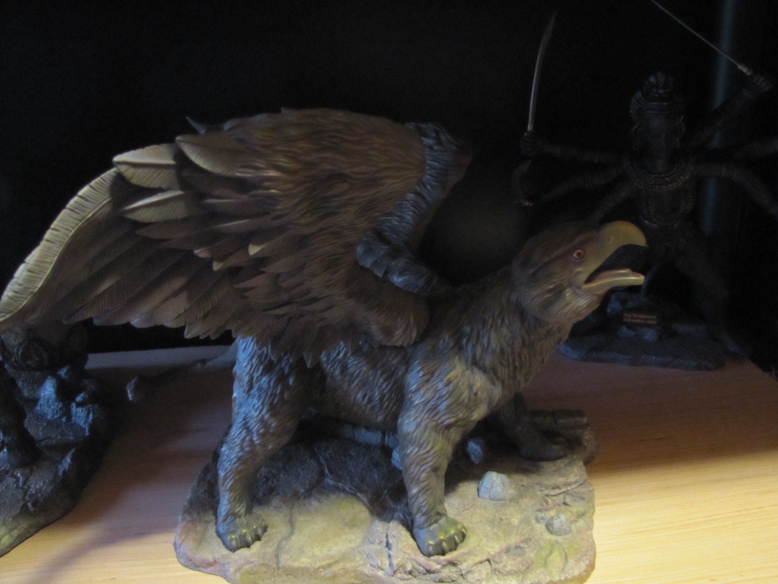 RAY HARRYHAUSENS GRIFFIN 30CM POLYRESIN STATUE DELUXE EDITION