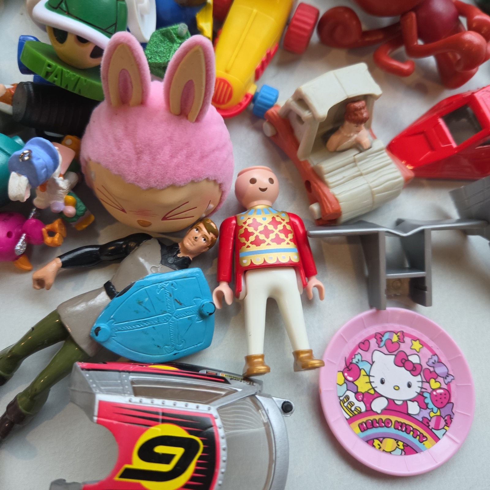 Massive Mixed Lot Of 90+ Toys Action Figures Toy Various Brands And Ages