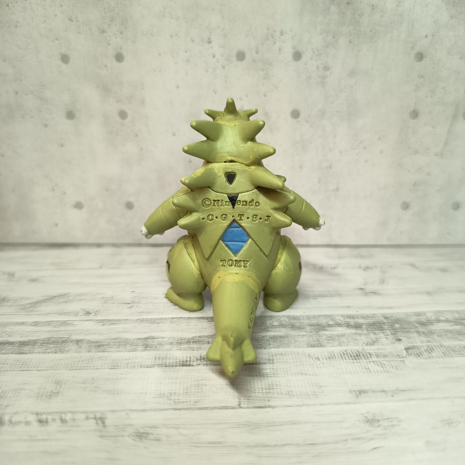 TOMY Pokemon TYRANITAR 1.75″ Mini Figure CGTSJ Nintendo Collectible Vintage Toy