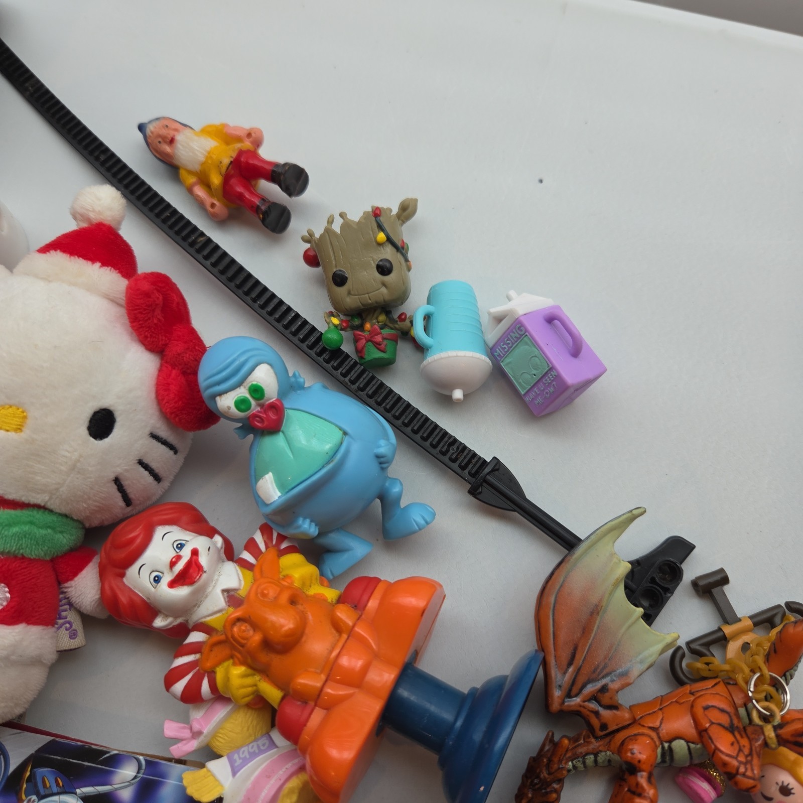 Massive Mixed Lot Of 90+ Toys Action Figures Toy Various Brands And Ages