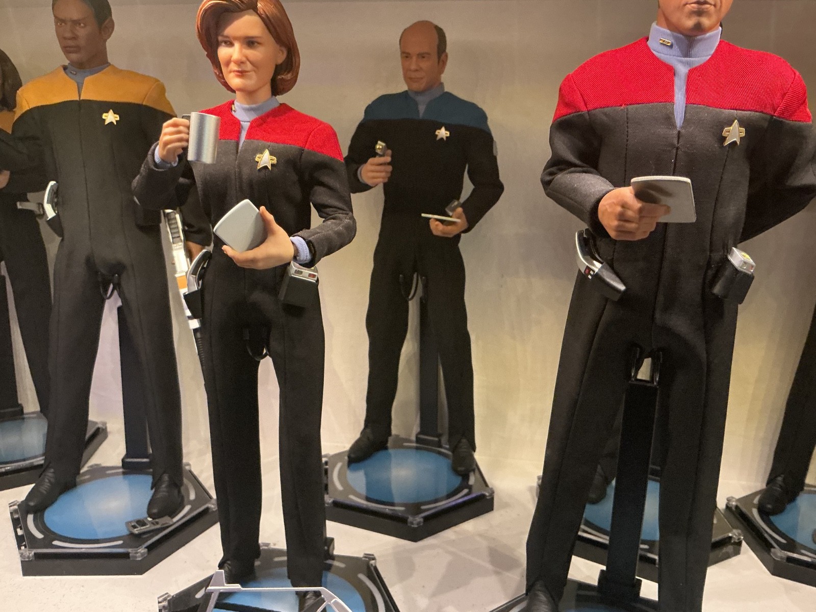EXO-6 1/6 Scale figure lot: STAR TREK VOYAGER