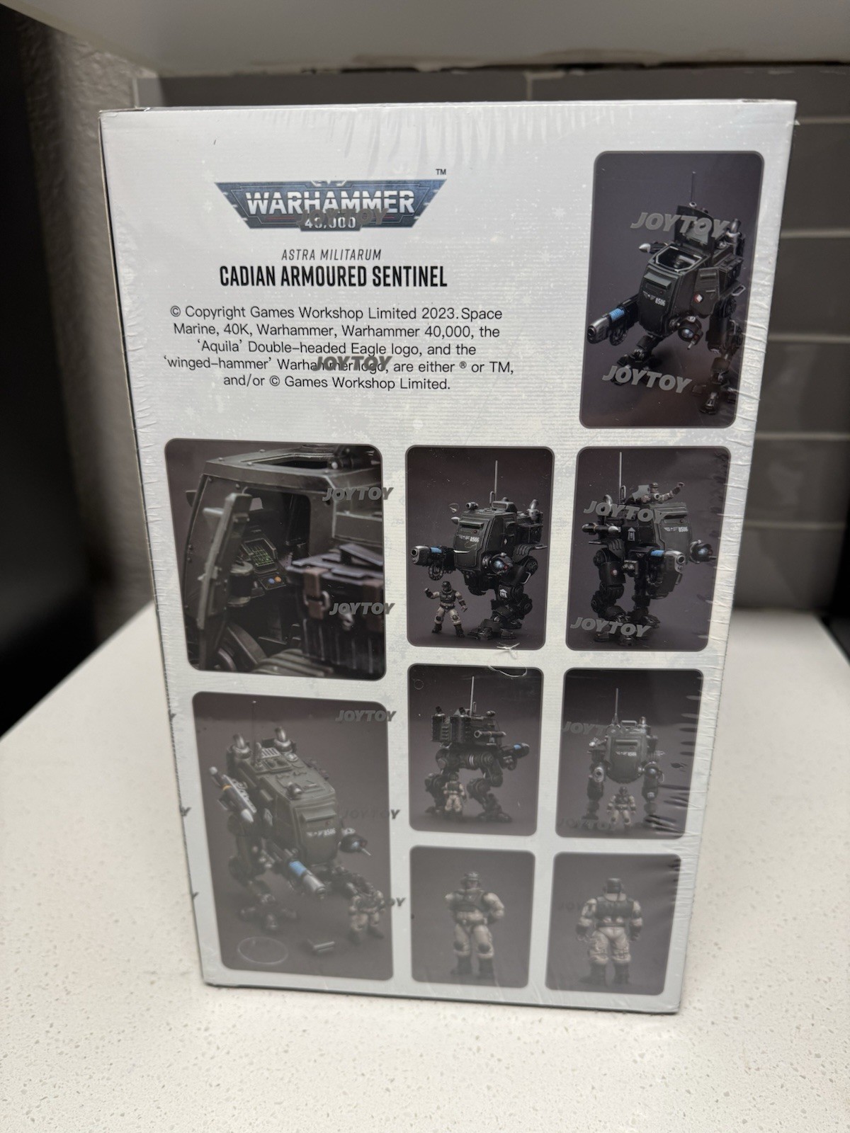 JoyToy Warhammer 40,000 Astra Militarum Cadian Armoured Sentinel 1:18