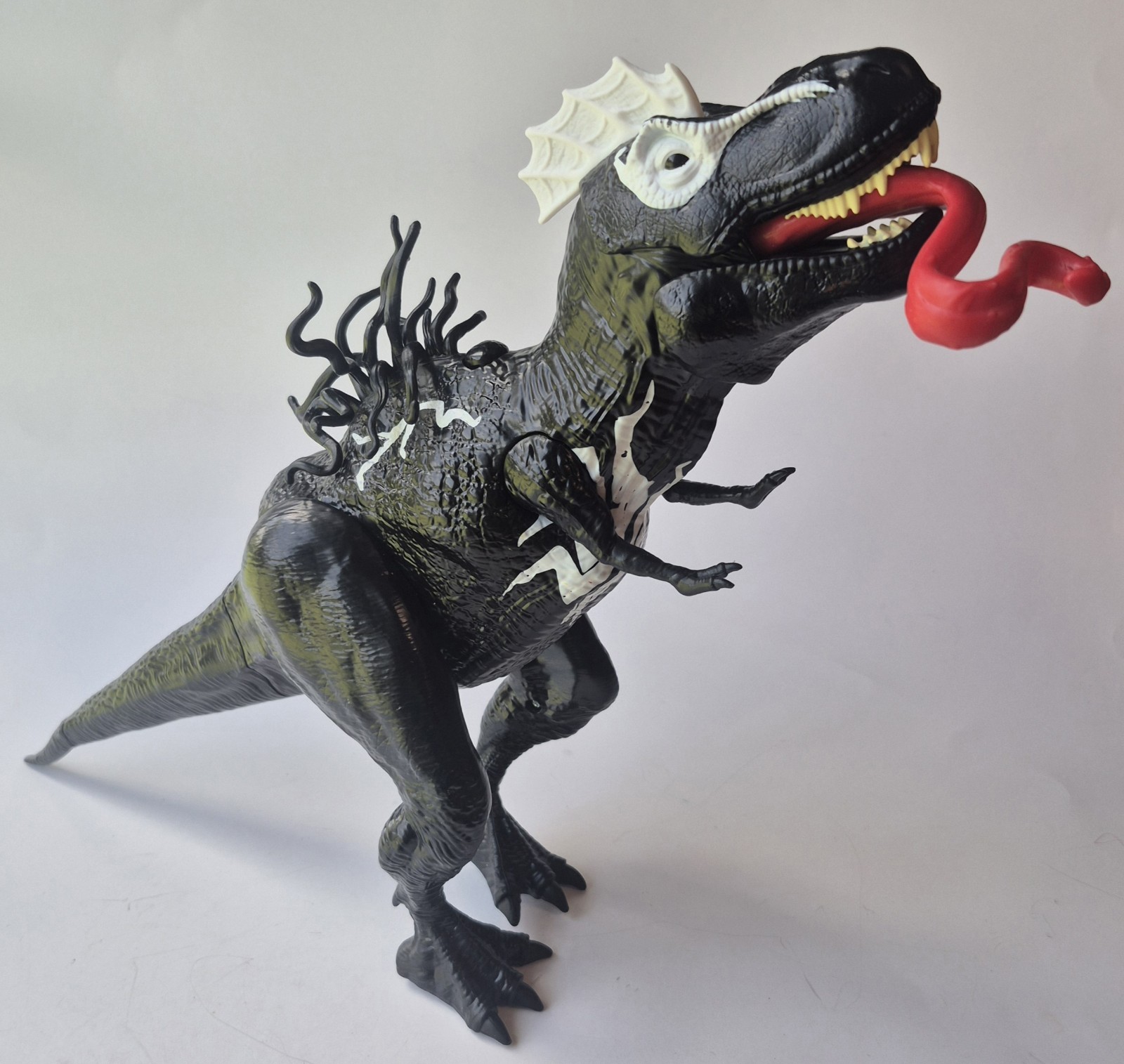 Marvel Spider Man Epic World of Action VenomVersus Venomsaurus Rex (16”/40cm)