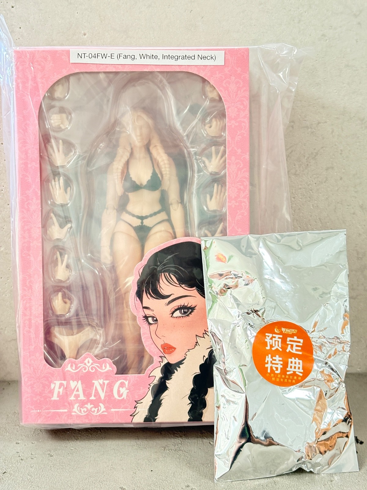 NT-04FW-E: Nota NT-04 Fang 1/12 female body (Fang, white skin, Integrated neck)