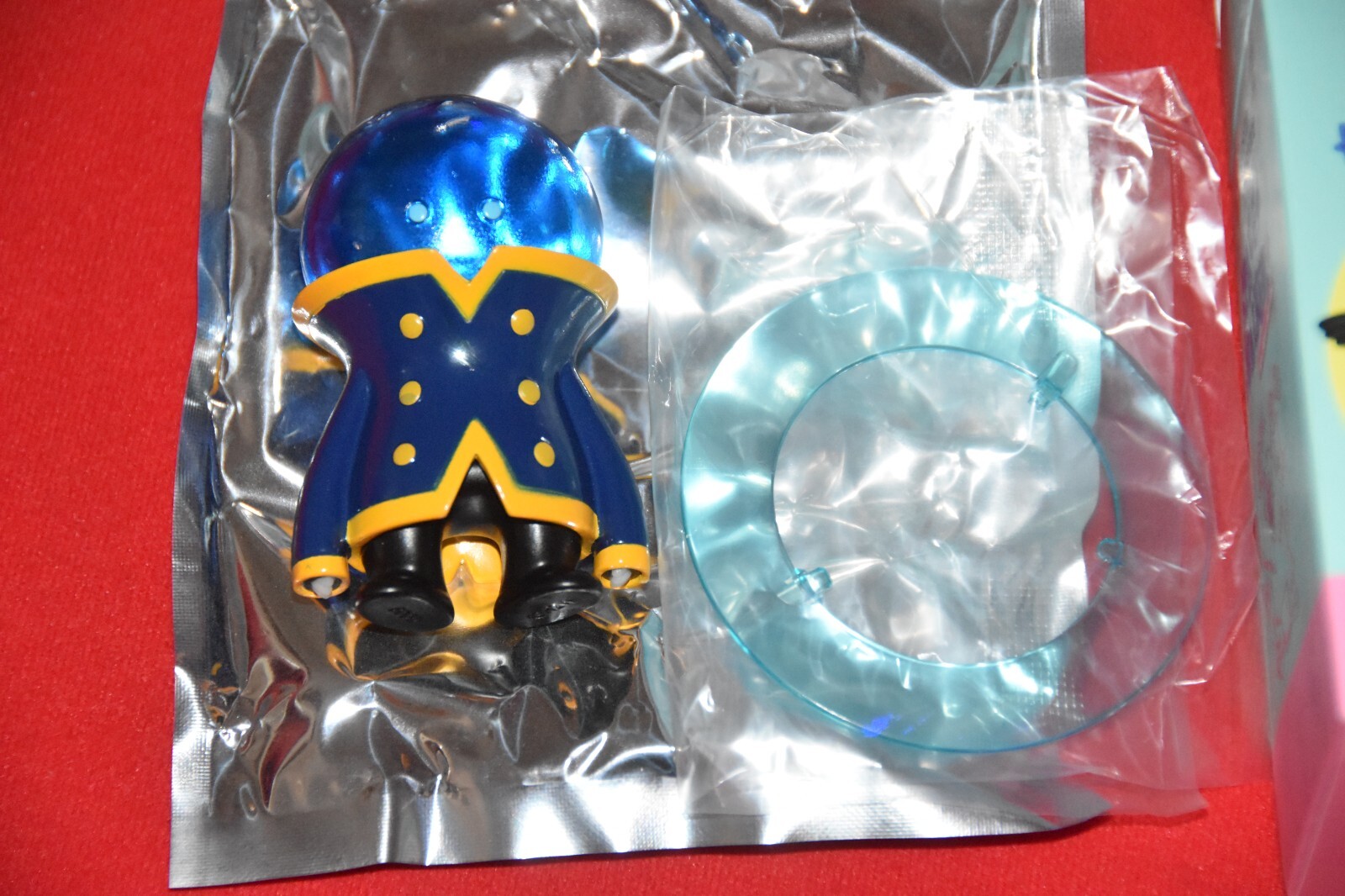 POP MART 009 Lost in the Space Walker Concert Blind Chase Secret Figure Captain