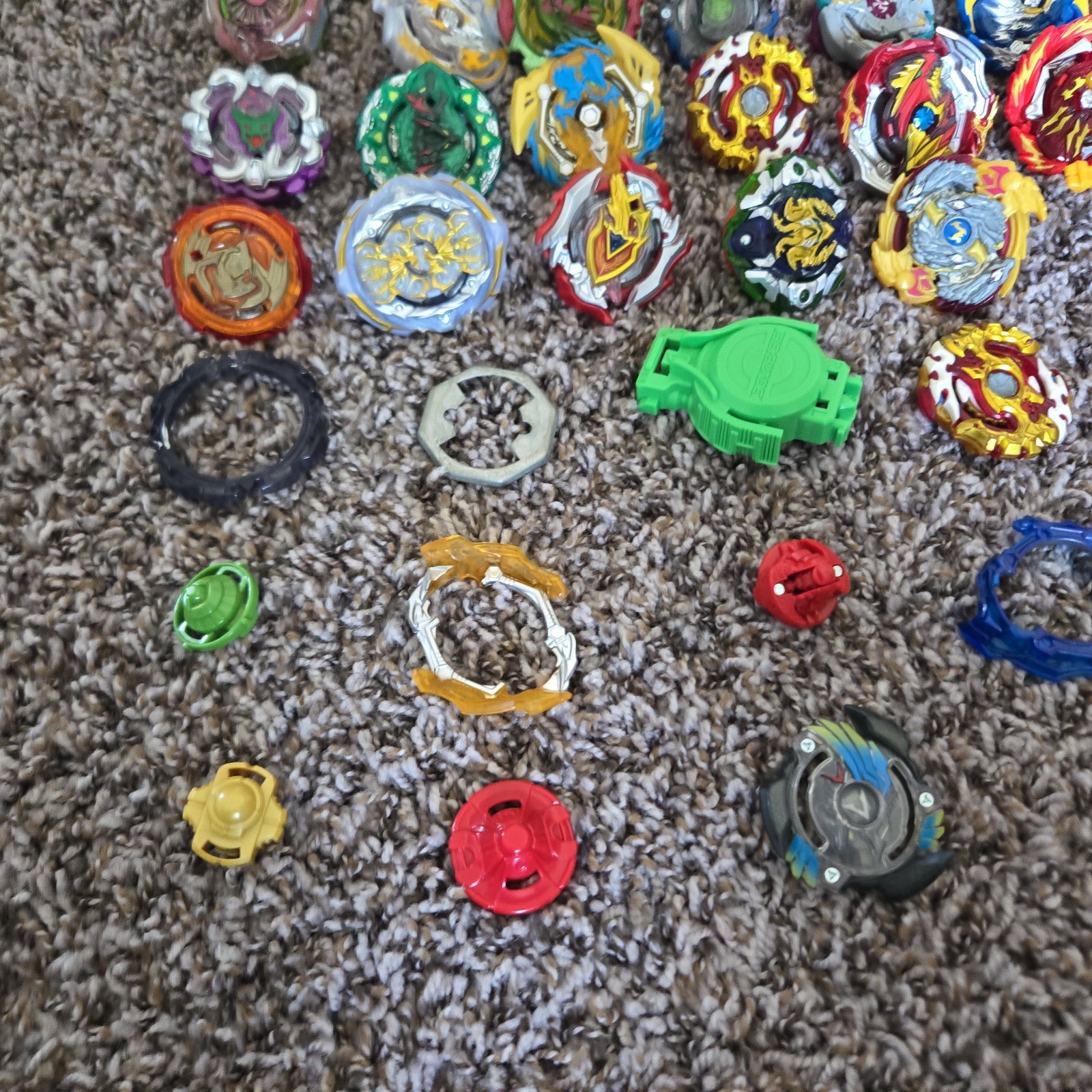 HUGE Bayblade Lot Rare With Many Pieces And Launchers –READ DESCRIPTION–