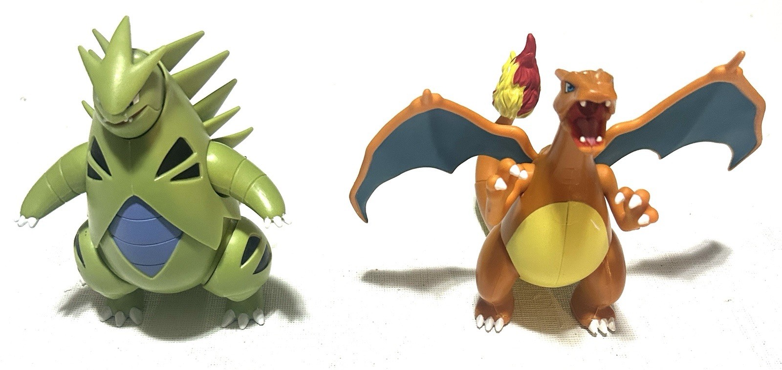 Pokemon 2019 Charizard No Missile & Jazwares Battle Tyranitar Action Figures
