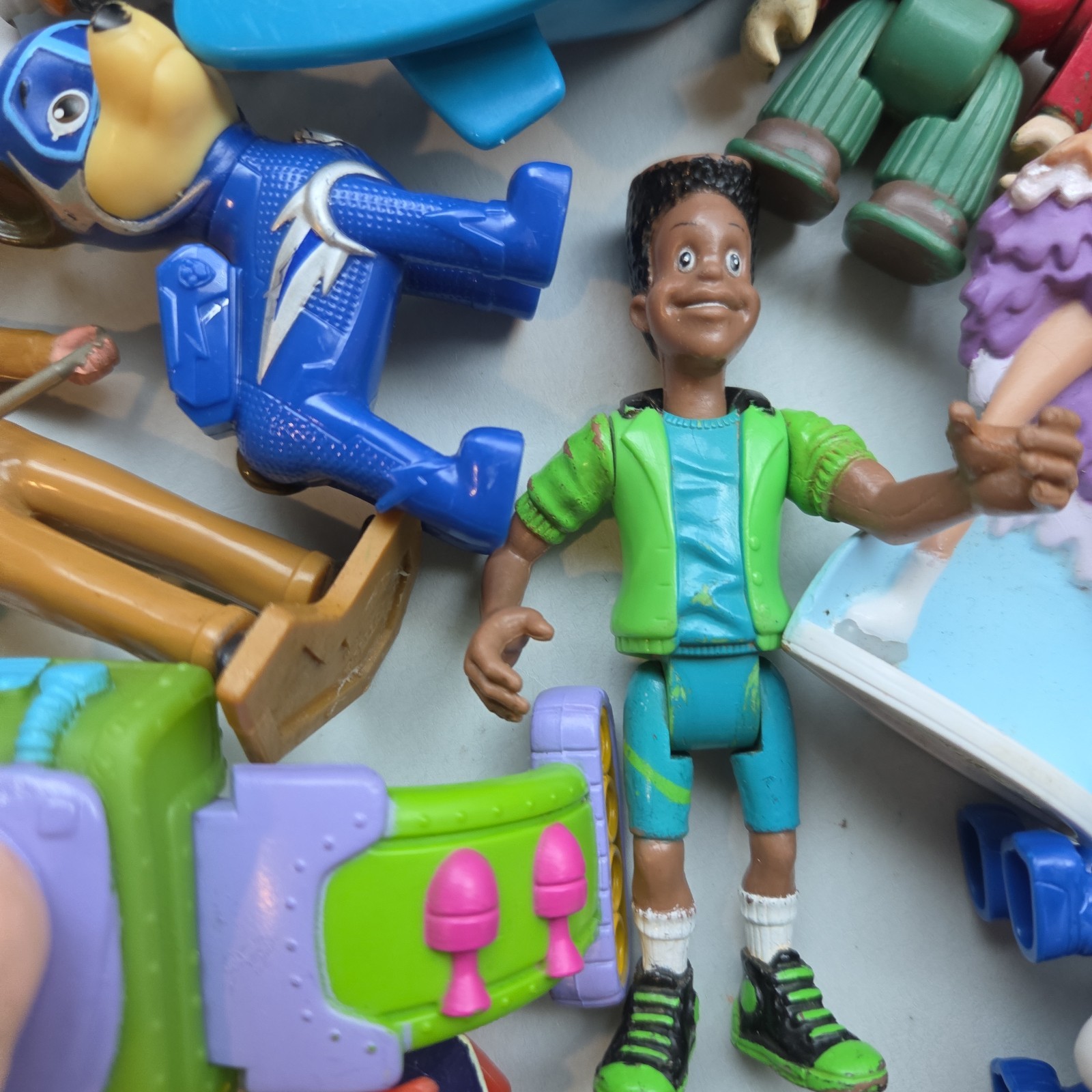 Massive Mixed Lot Of 90+ Toys Action Figures Toy Various Brands And Ages