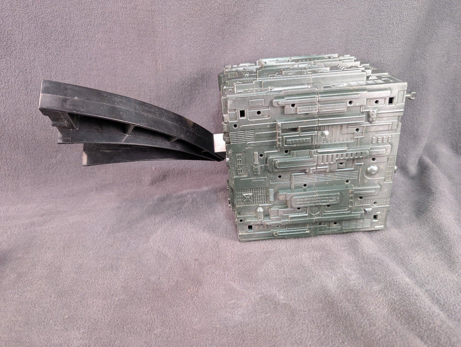 Star Trek The Next Generation BORG SHIP 1994 by Playmates As Is