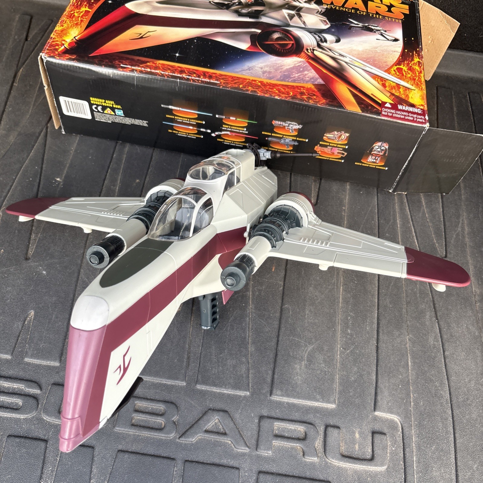Hasbro Star Wars Revenge of The Sith ARC-170 Fighter Jet Open Box Missing Parts