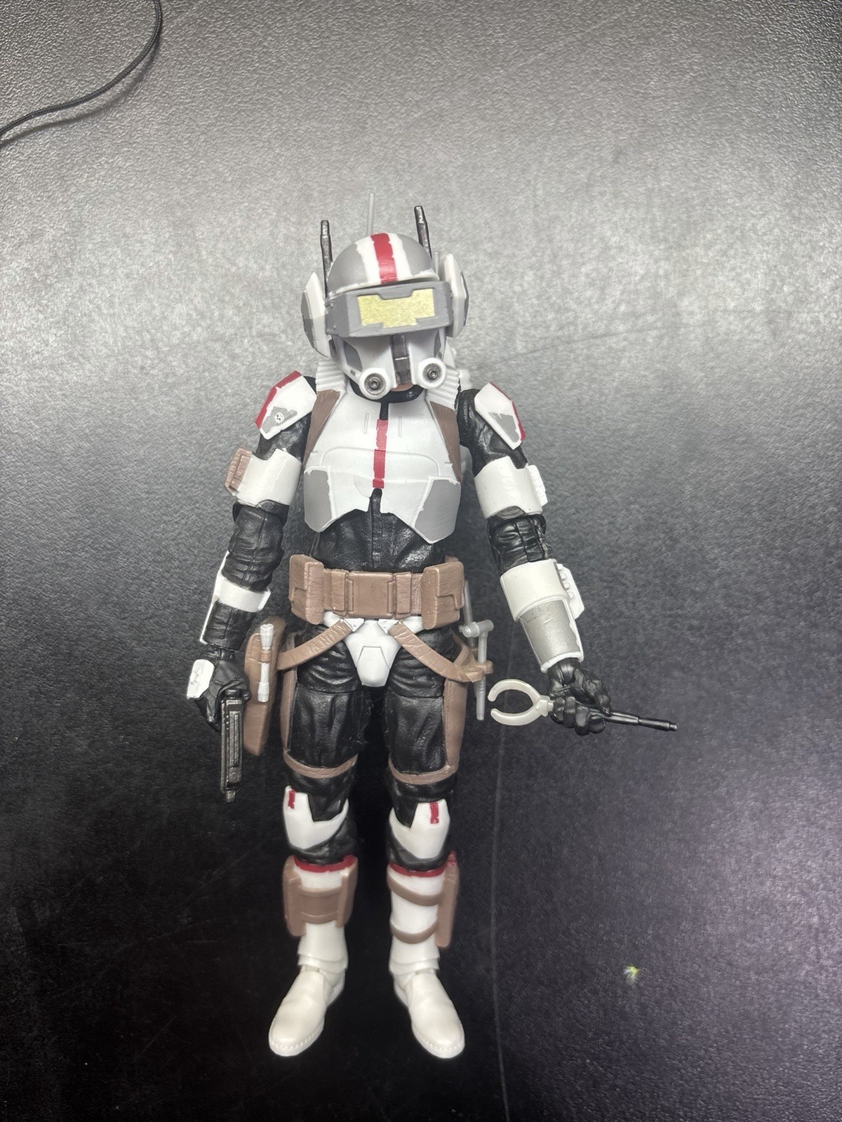 13 Star Wars figures ranging in size and origin see description for details!