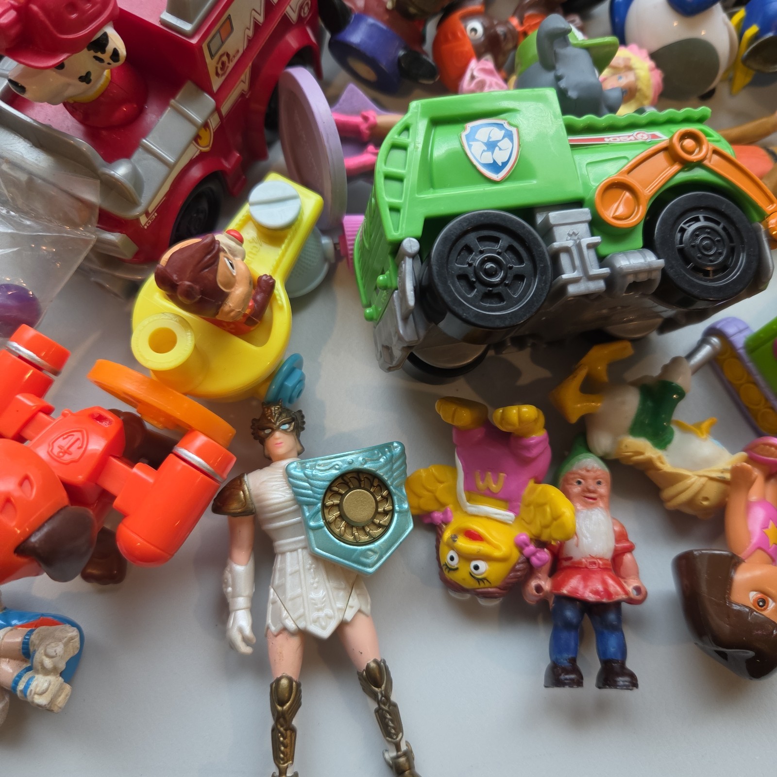 Massive Mixed Lot Of 90+ Toys Action Figures Toy Various Brands And Ages