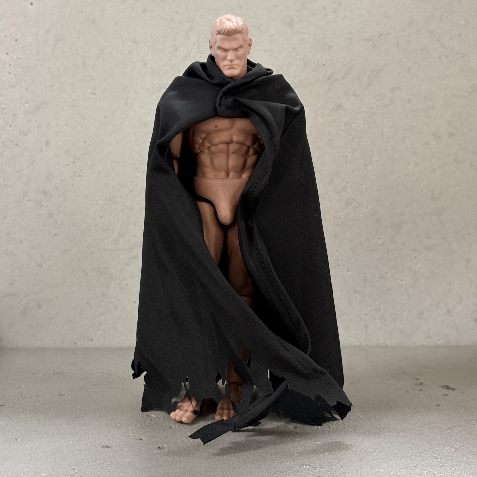 SU-C-EZ-BLK: 1/12 wired battle damaged black cape for 6″ action figure