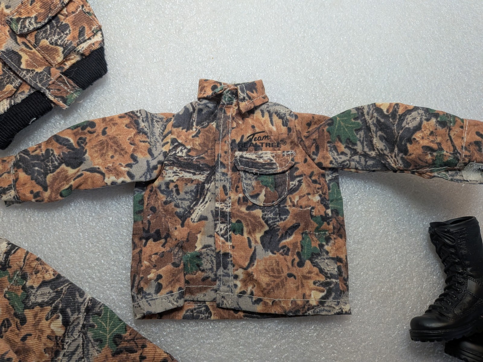 RealTree Hunter Camo Outfit for Ertl Collectible 12″ Action Figure Doll Military