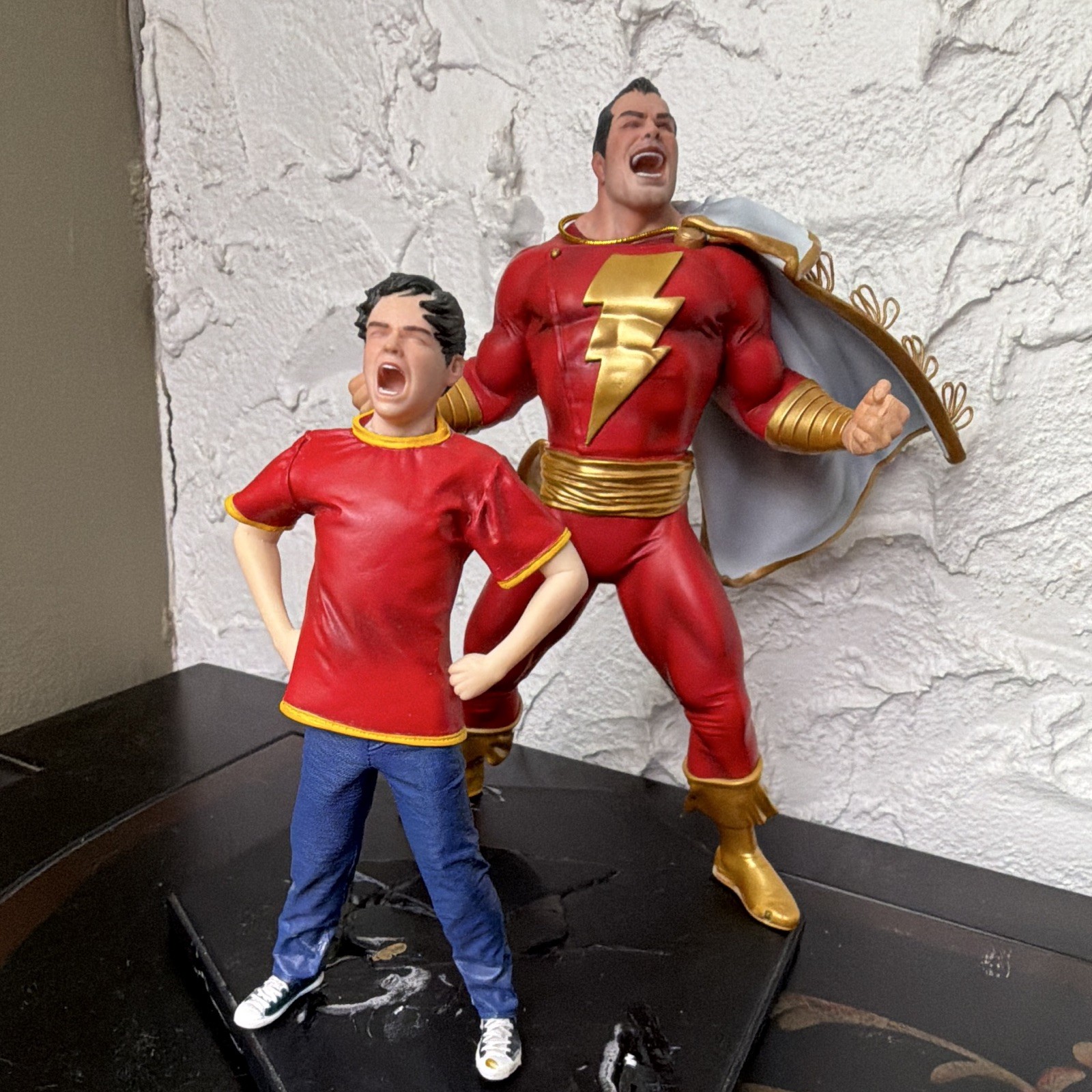 Iron Studios DC Comics Shazam Figure Statue w/ Display Stand