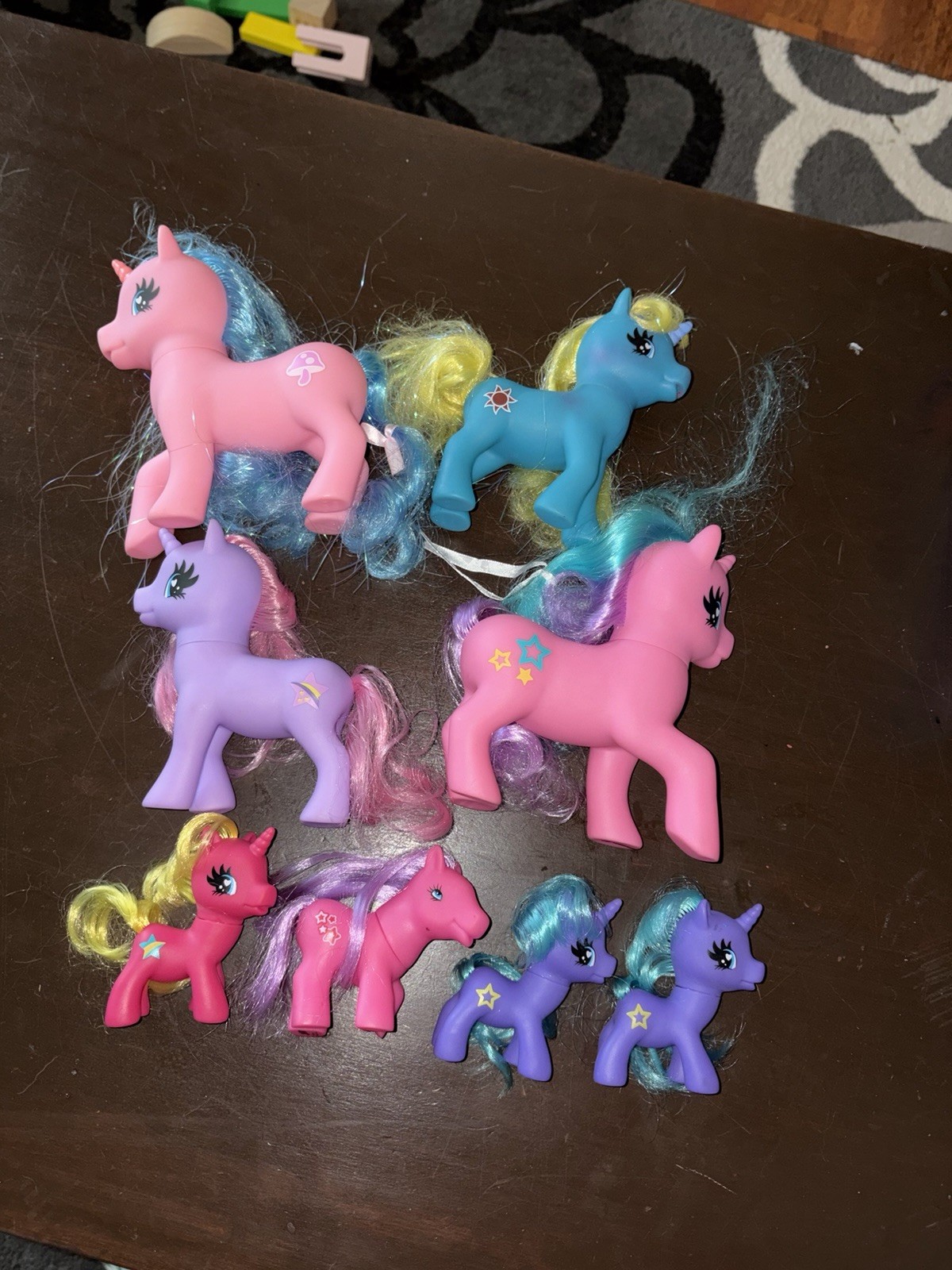 8- fakie” generic ponies, Gi-Go. Like MLP My Little Pony