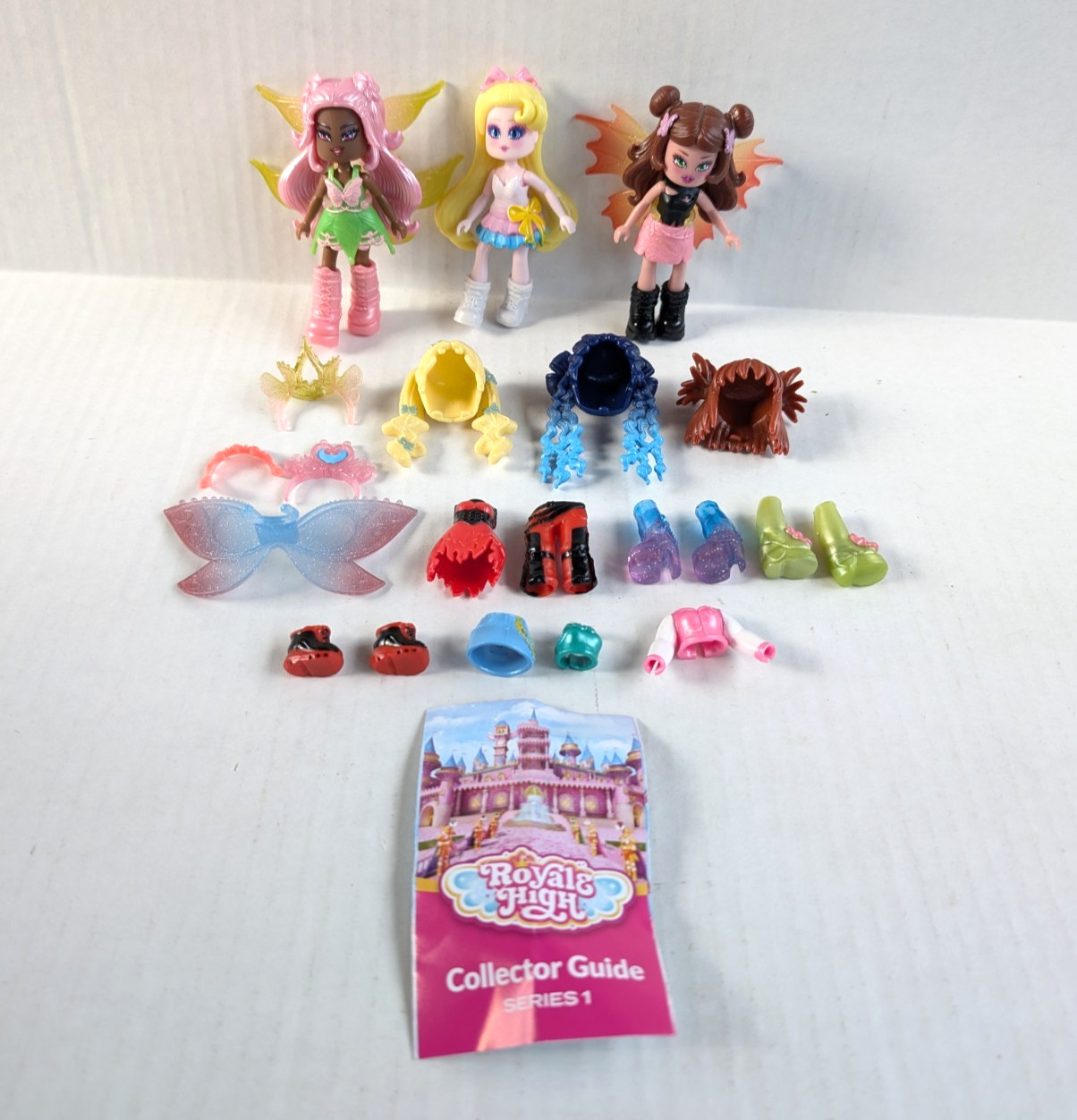 Roblox Royale High Dolls Figure & Accessories Outfits Lot Series 1