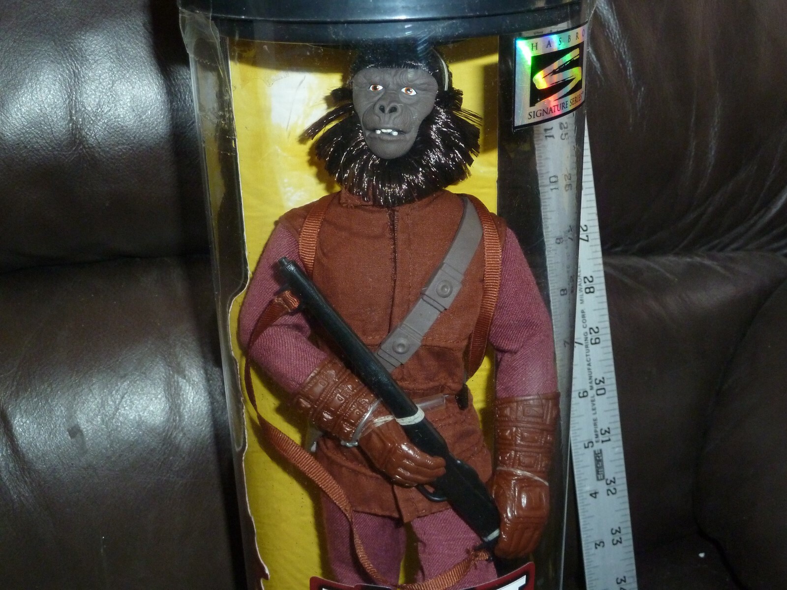 PLANET OF THE APES GORILLA SOLDIER WITH ROTATING BASE FIGURE 12 inch HASBRO
