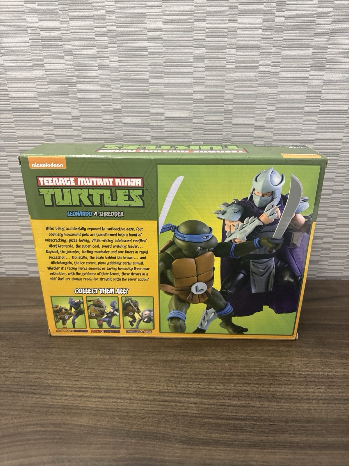 NECA Nickelodeon Teenage Mutant Ninja Turtles Leonardo Vs Shredder