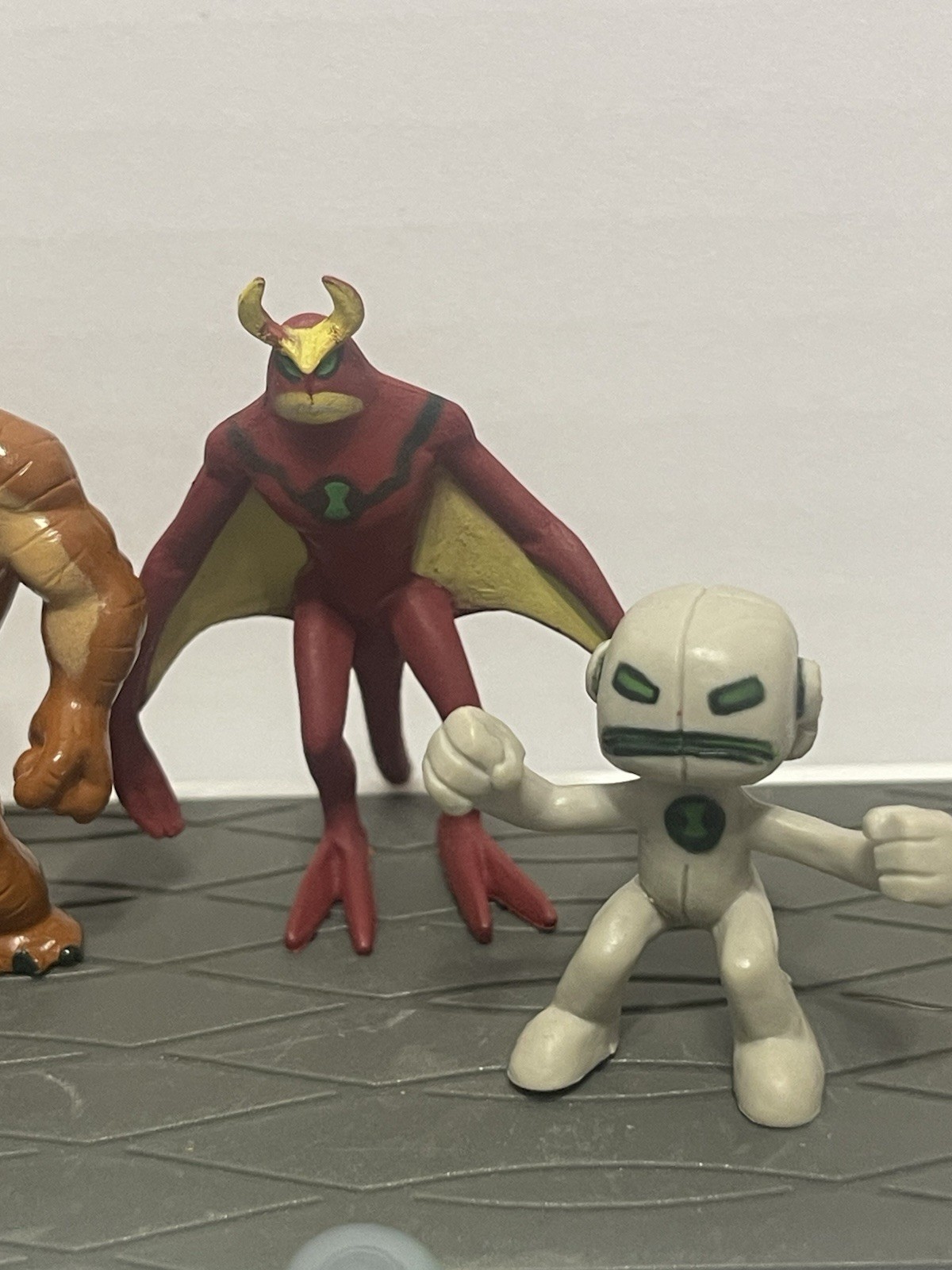 CARTOON NETWORK TV SHOW BEN 10 MINI ALIEN FORCE FIGURINE SET OF 9 FIGURES LOT