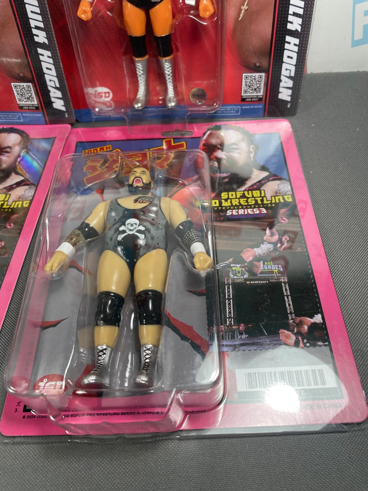 Junk Shop Dog Sofubi WWE Pro Wrestling Hulk Hogan Jonah Figure Junkshop Bronson