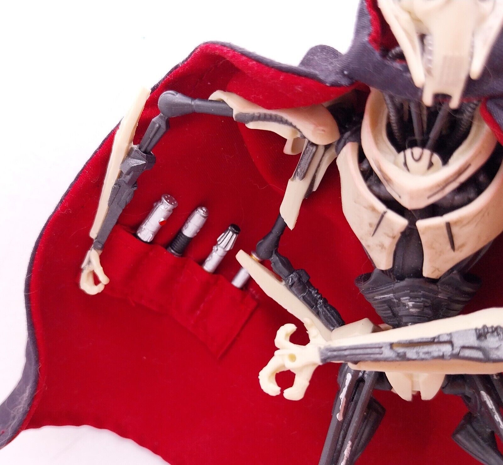 SU-C-GGR-B-V2: 1/12 Black Wired cape w/ pocket for Black Series General Grievous