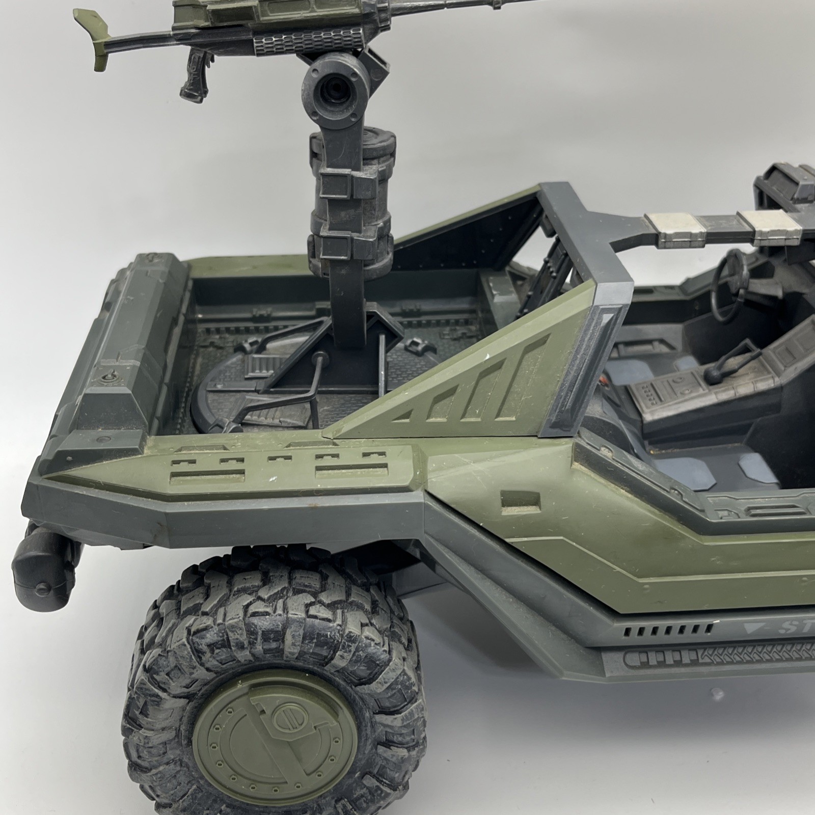 HALO REACH WARTHOG W/LIGHT ANTI AIRCRAFT GUN MCFARLANE TOYS RARE & HARD TO FIND