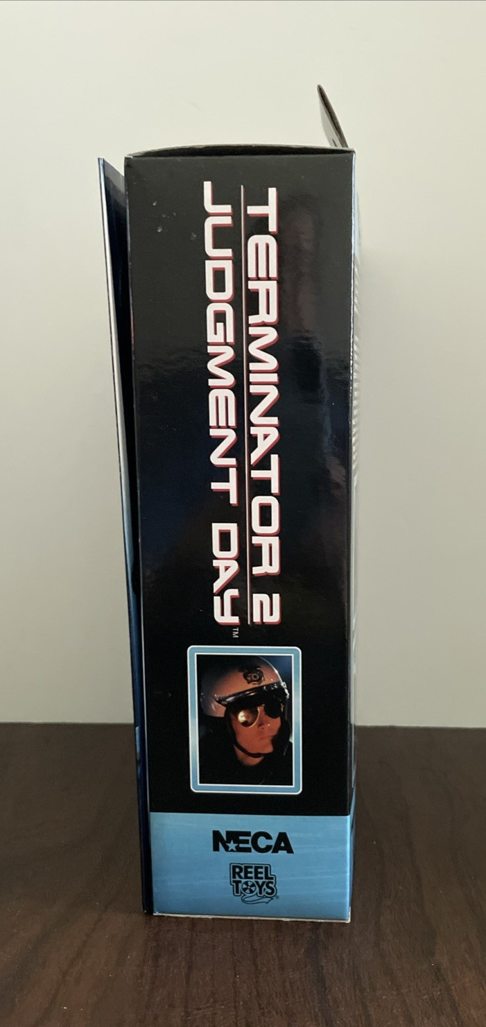 NECA Terminator 2 JUDGMENT DAY T-1000 Motorcycle Cop 7 inch Action Figure