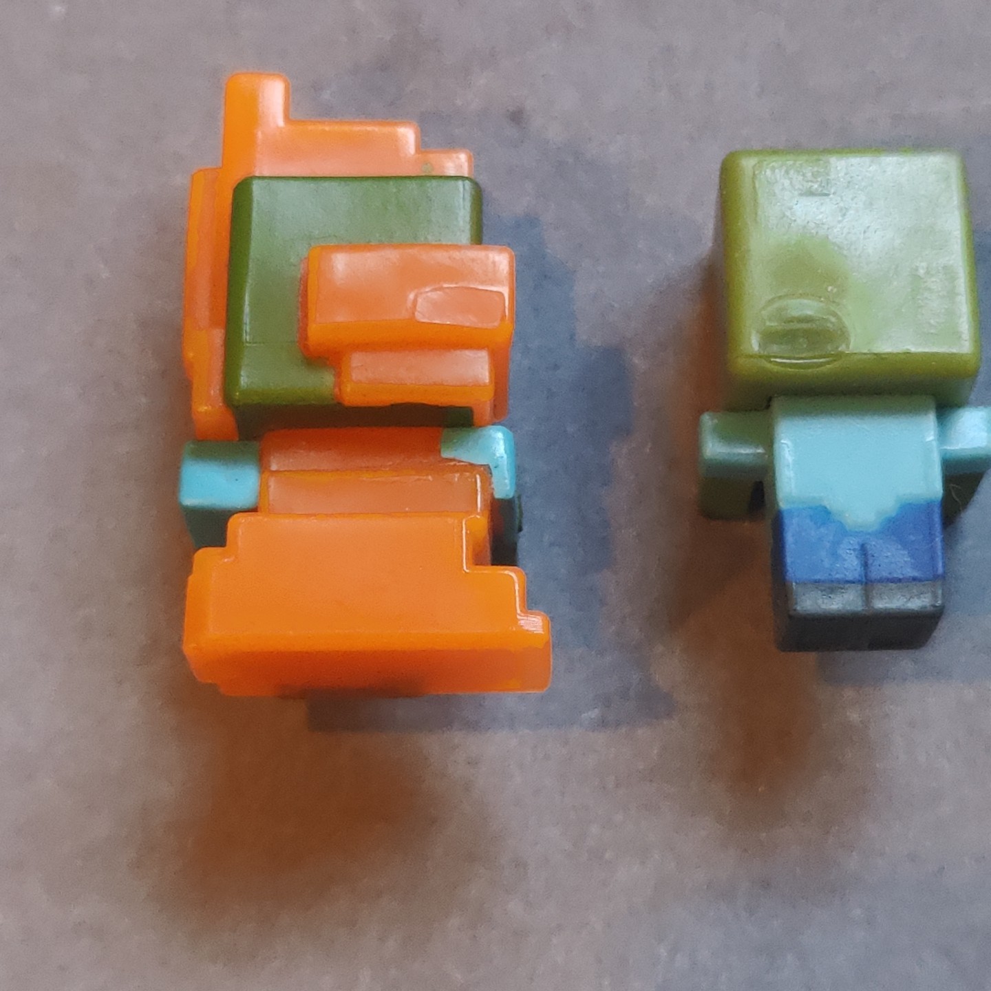 2 Minecraft Mini figures 1″ Netherrack Zombie in Flames & Stone Series Zombie